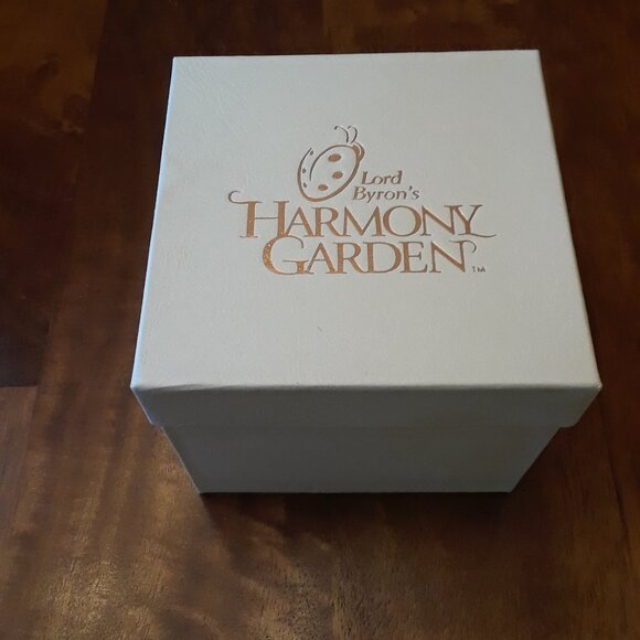 Limited Edition Lord Byron's Harmony Garden Christmas Bouquet Treasure Box - Picture 9 of 13
